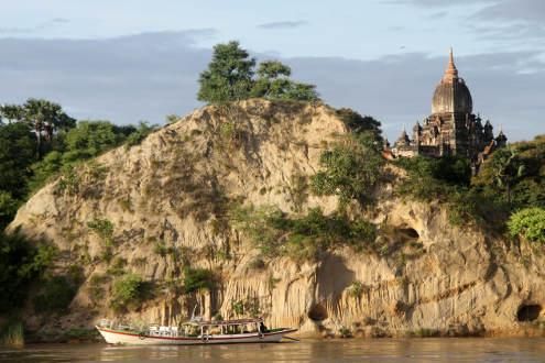 Twilight boat tour at Bagan 