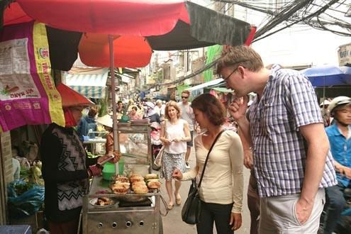 Contrasts of  Saigon - Urban Walking Tour