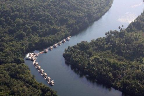 4 Rivers Floating Lodge
