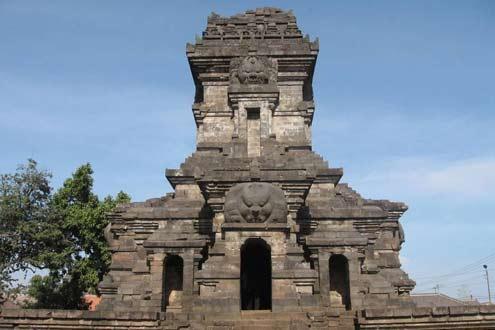 Malang's Ancient and Colonial History by Foot