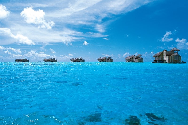 Crusoe Residences on separate standalone platforms above the ocean