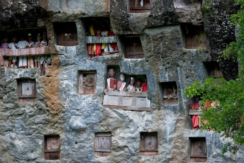 Sulawesi Lemo Cliff Tombs & Tau-Tau