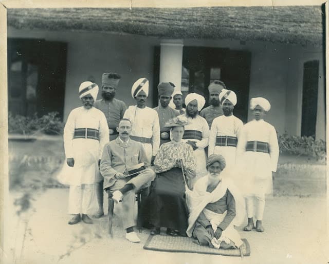 Image via Old Indian Photos