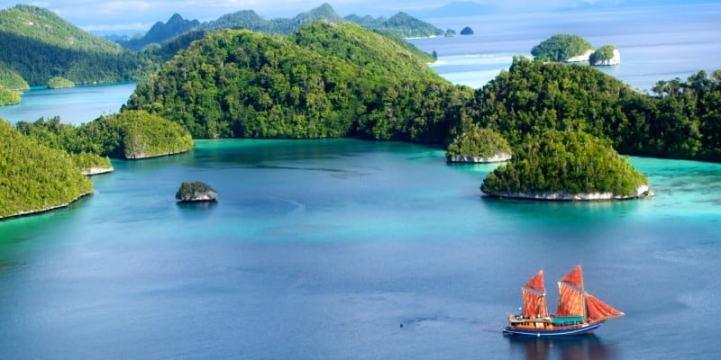 TIGER BLUE ANCHORED AT PULAU WAYAG RAJA AMPAT INDONESIA IMG_5739