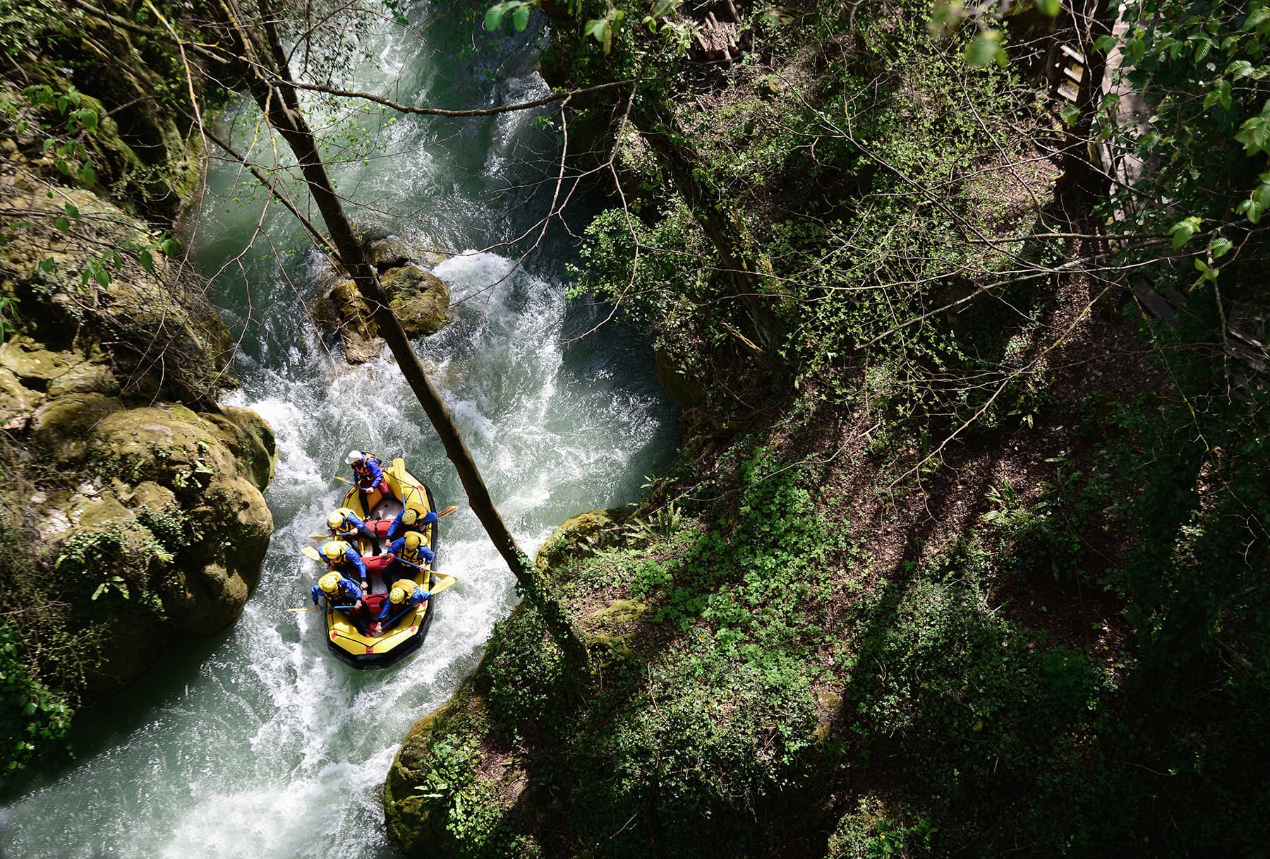 Whitewater rafting is a great family activity with kids in Sri Lanka