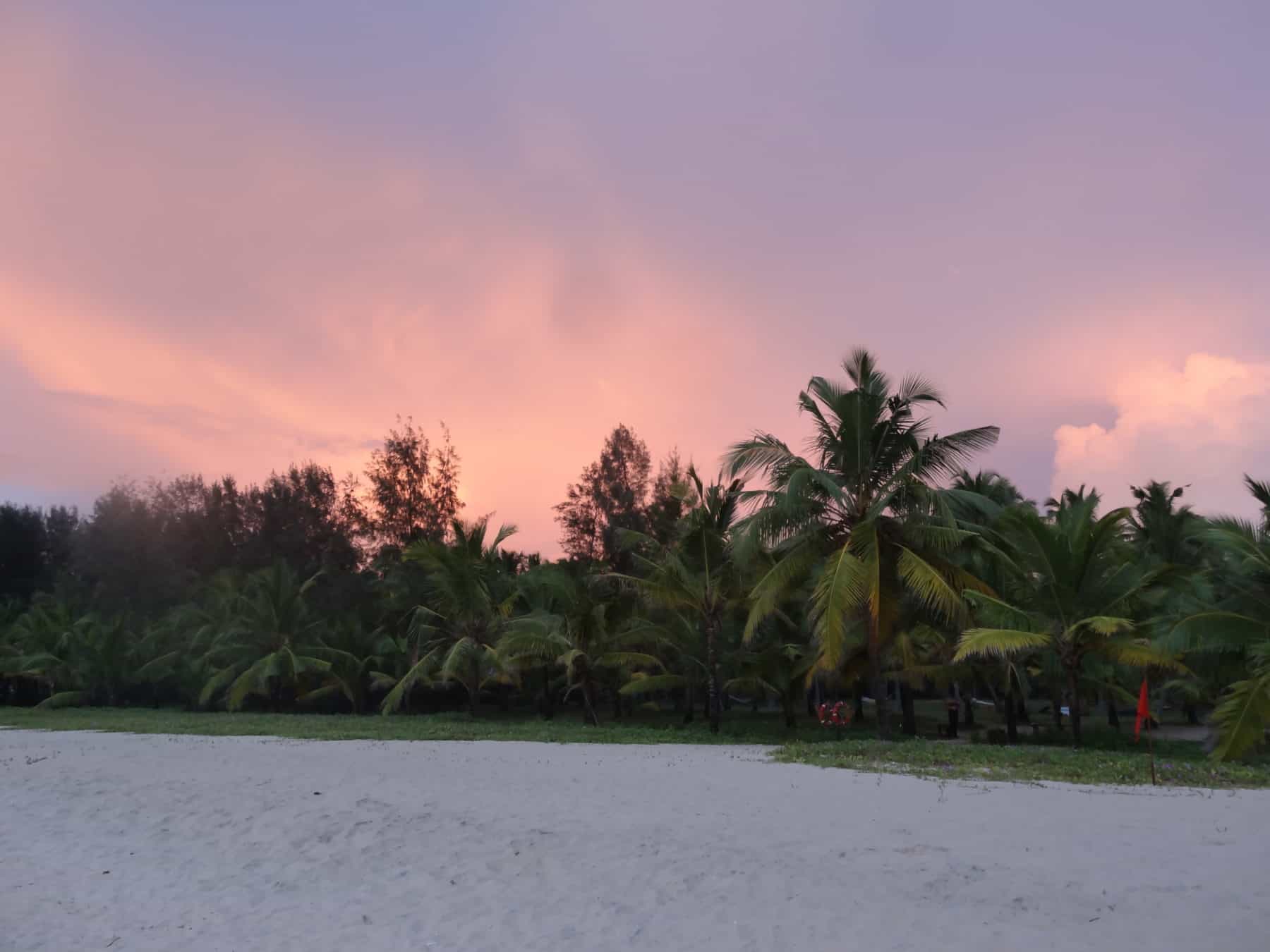 Sunset at Marari Beach in Kerala | India's best beaches