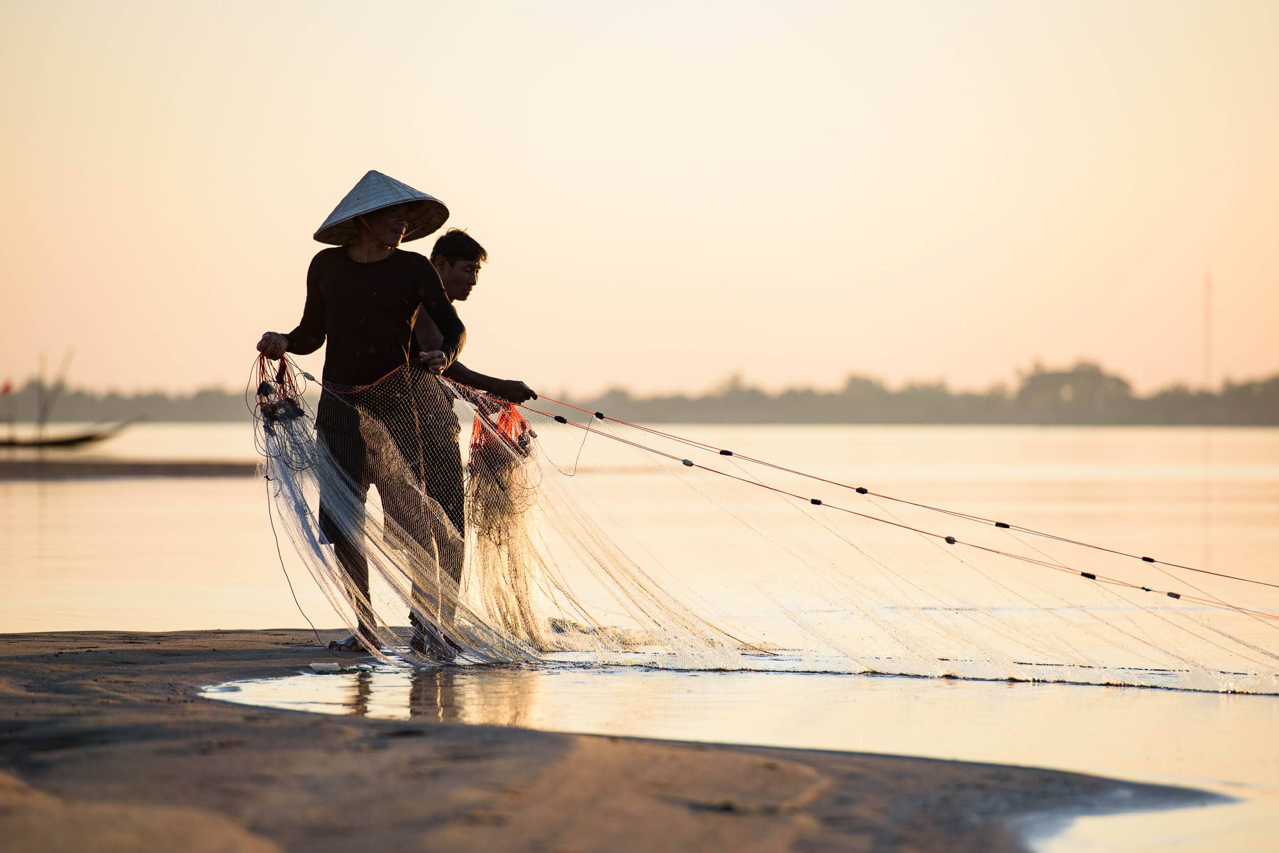 Fishing in Don Daeng