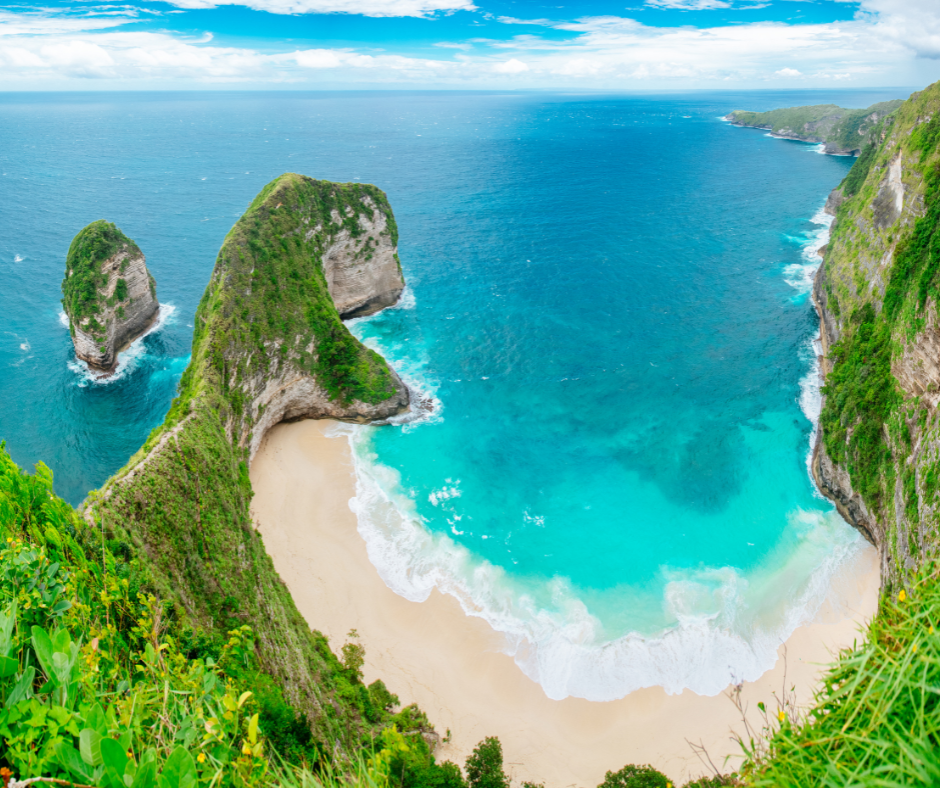 T-Rex shape cliff at Kelingking Beach