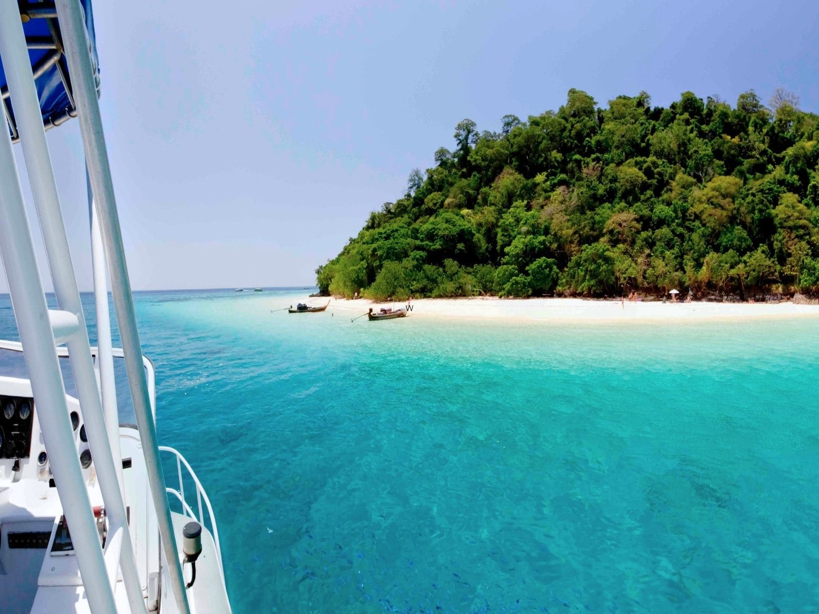 Snorkelling excursion at Pimalai Resort and Spa to Koh Rok island