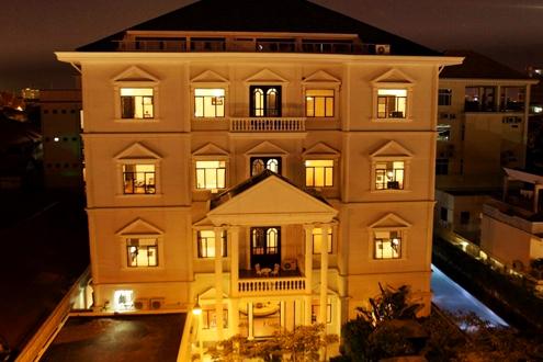 White Mansion