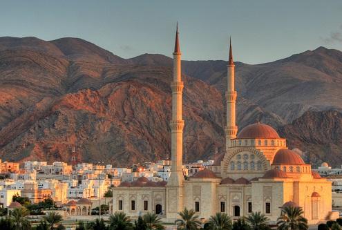 Visit Sultan Qaboos Grand Mosque 
