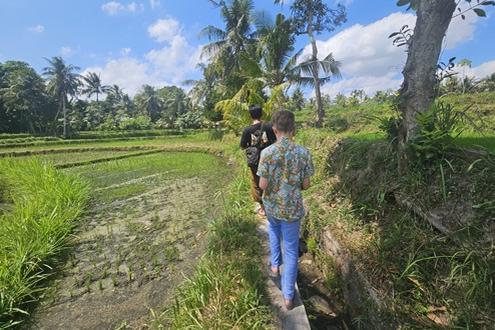 Bonjeruk Community Village