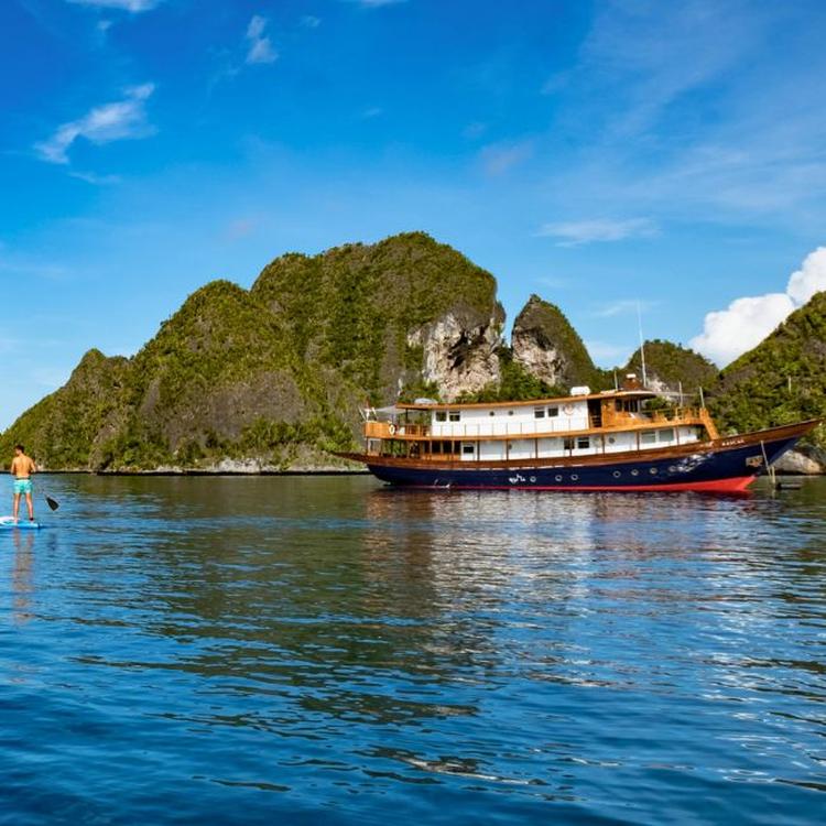 Sacred Trails and Secluded Bays