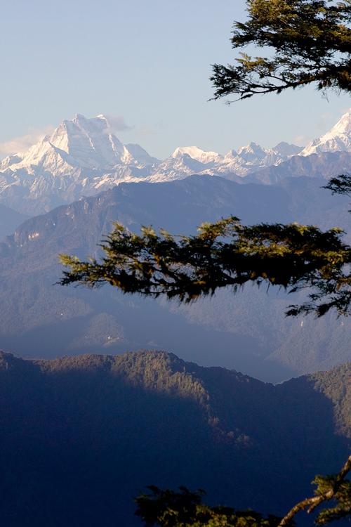 WHEN TO GO <span class="indend">TO BHUTAN</span>