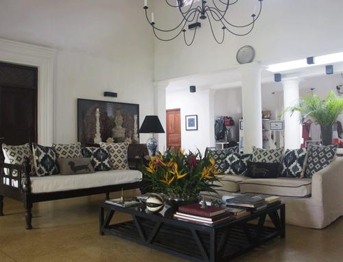 10 bedrooms, 20 guests