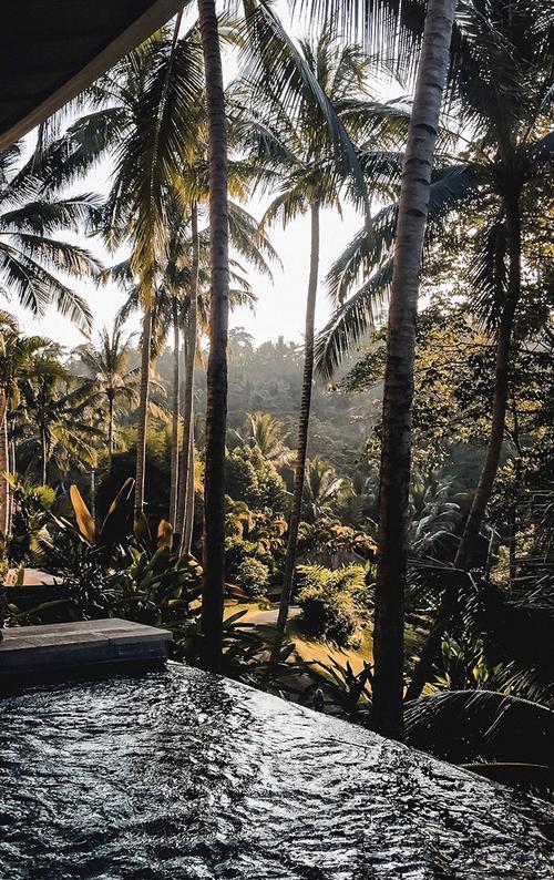 HONEYMOONS <span class="indend">BY ETG</span>