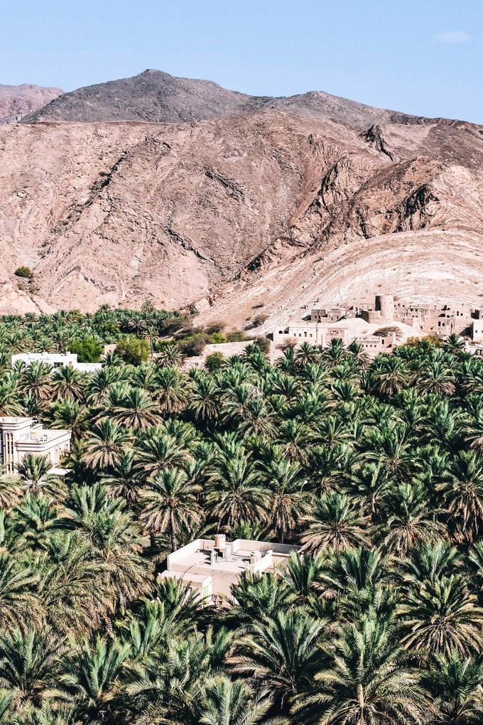 WHEN TO GO <span class="indend">TO OMAN</span>