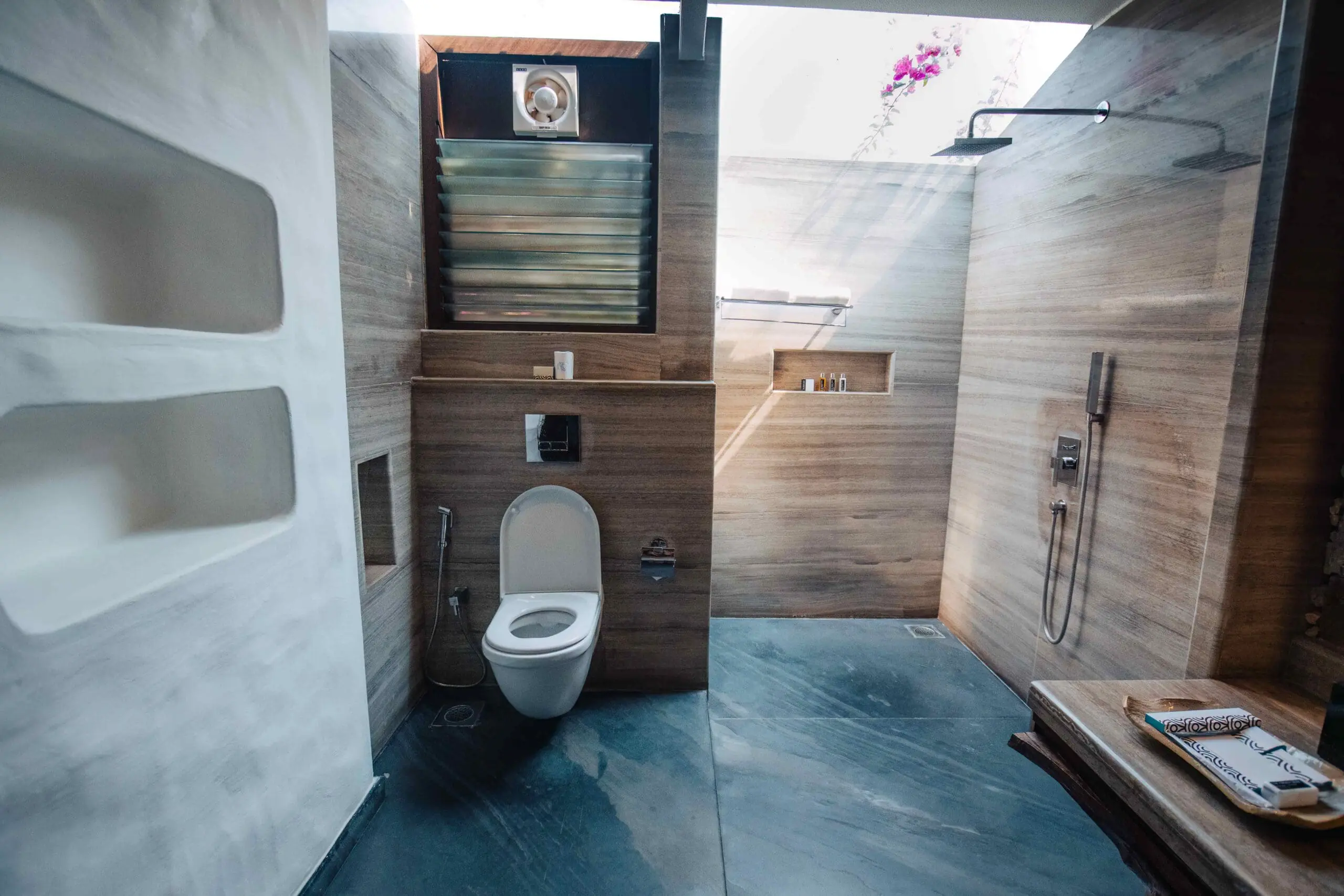 bathroom at serai bandipur