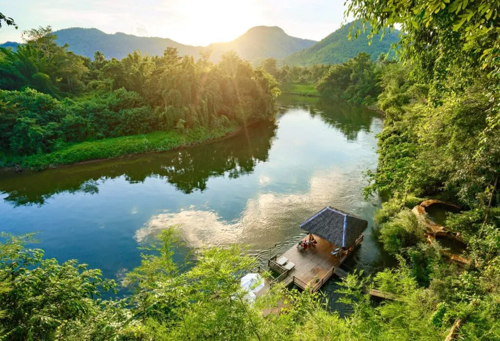 Hintok River exterior