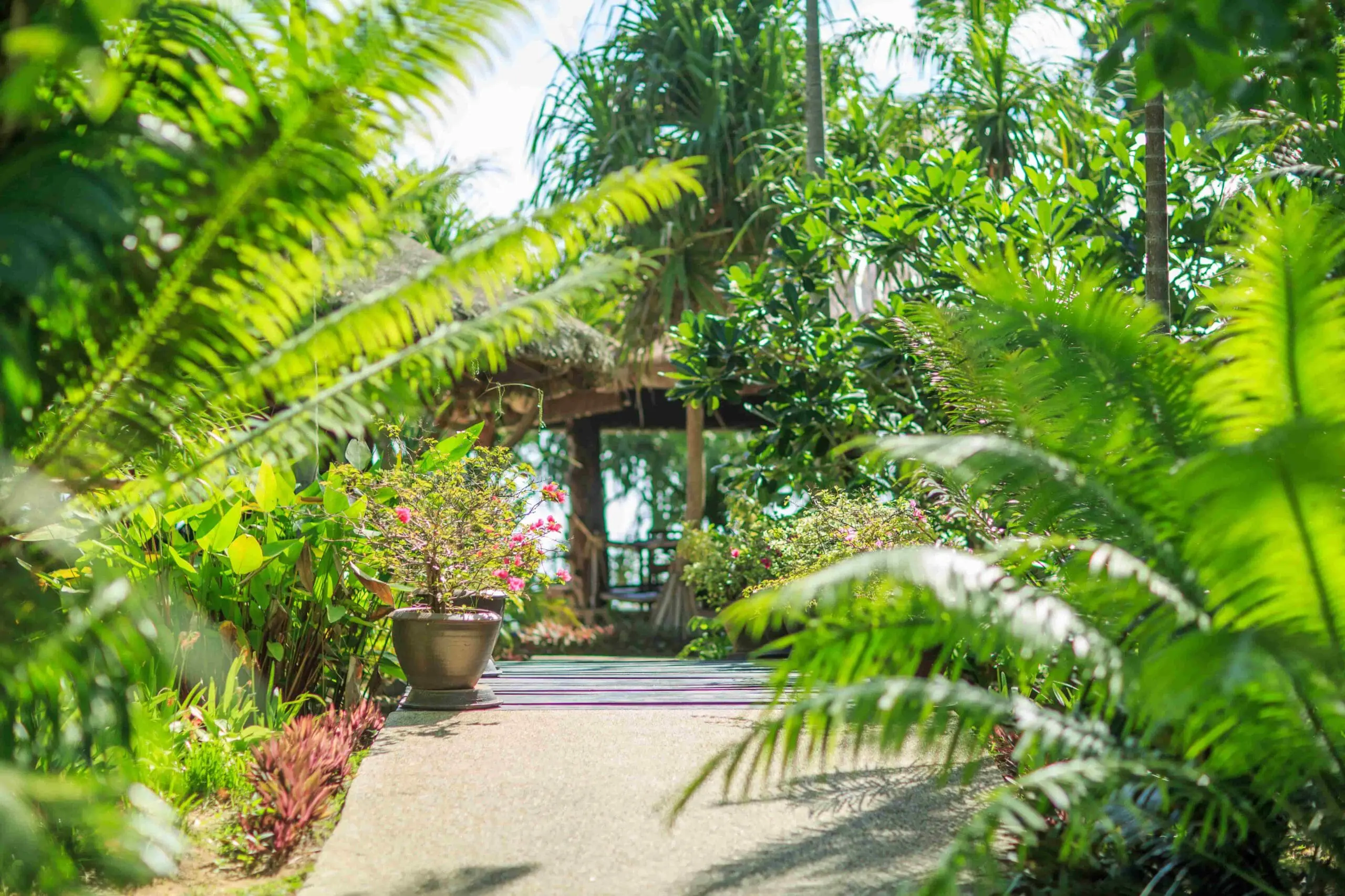 Koh Jum Beach Villas entrance to restaurant