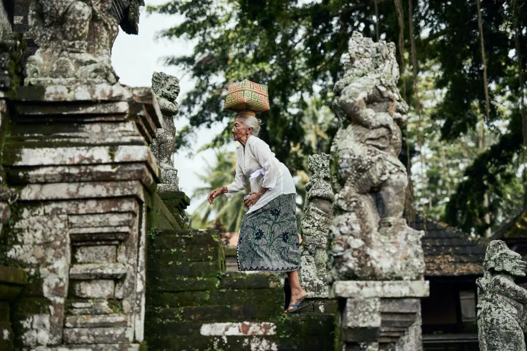 Indonesia lady at temple