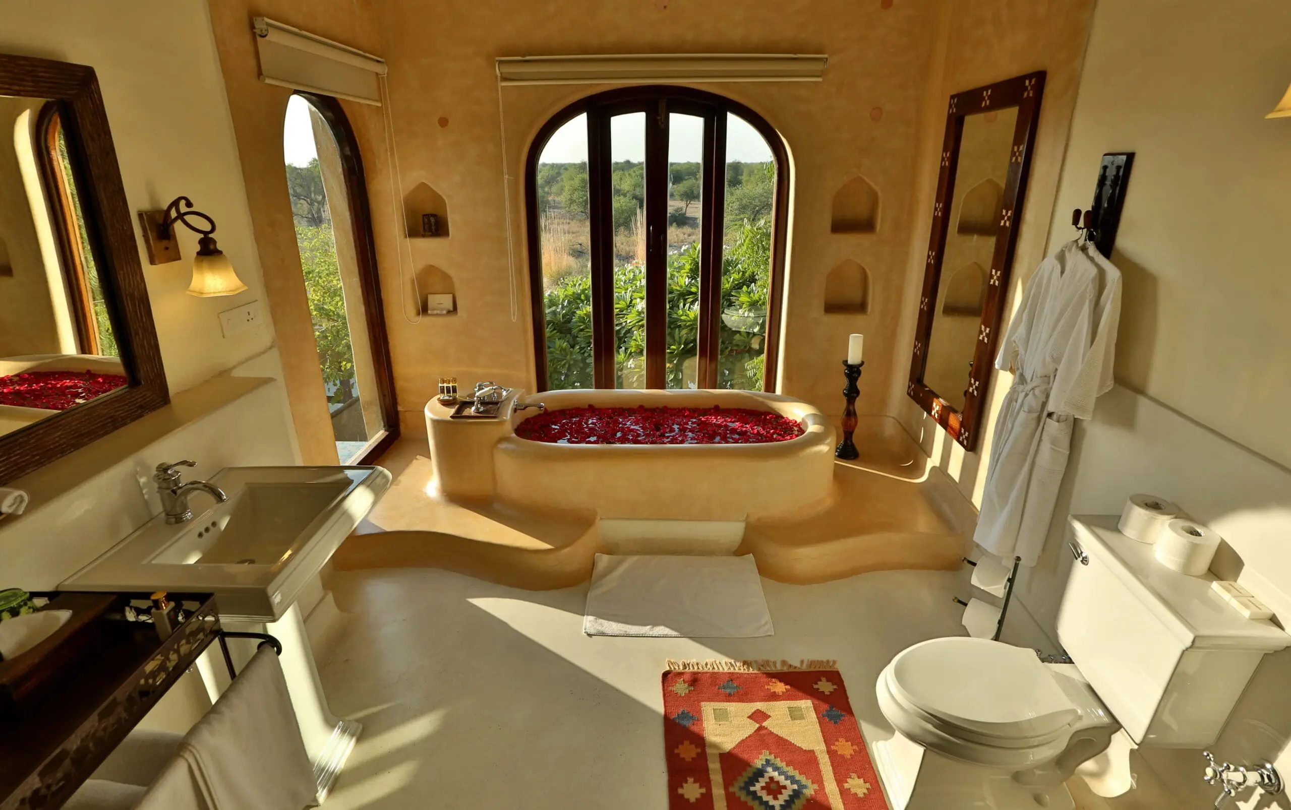 bathroom at mihir garh