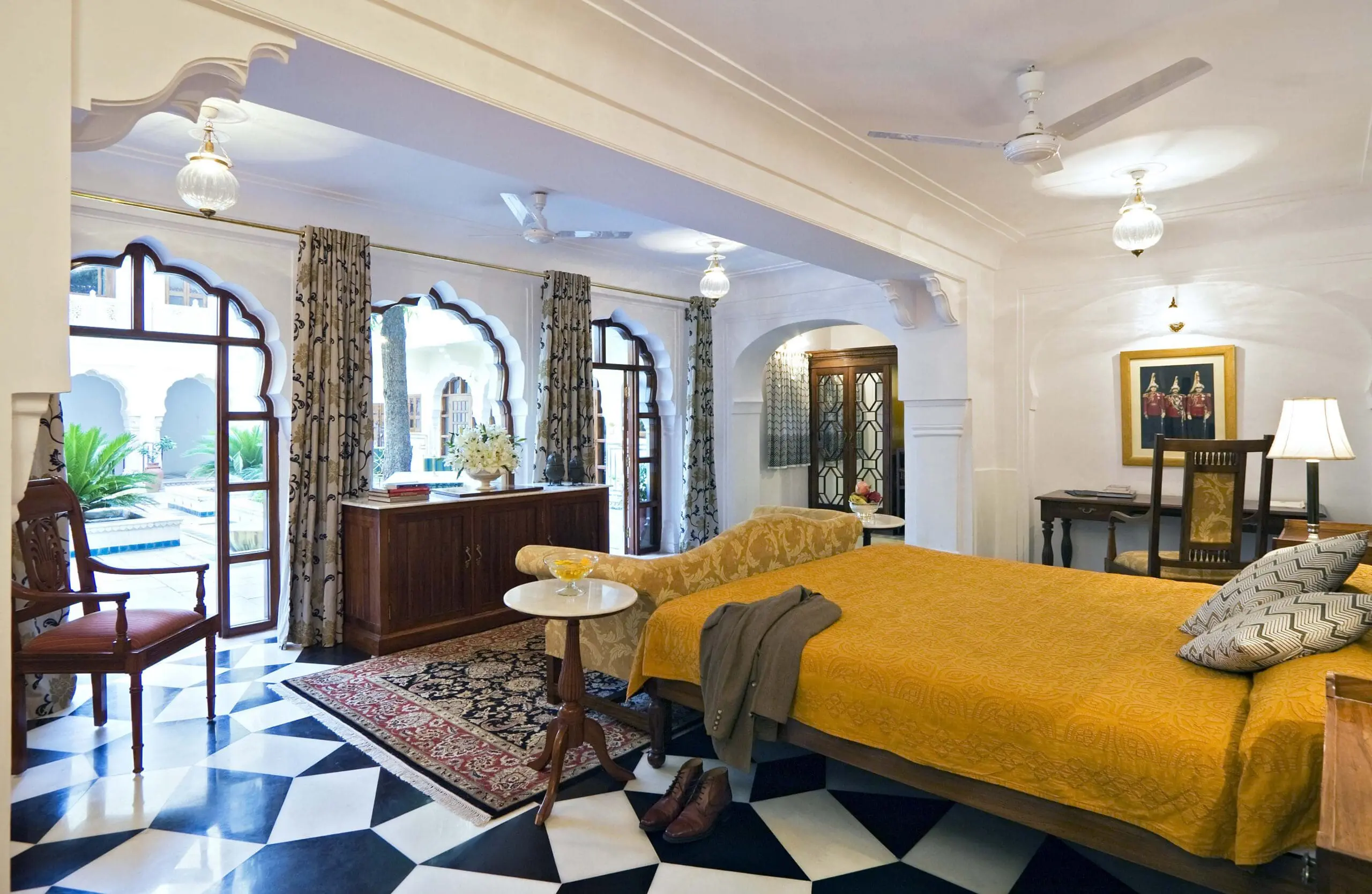 deluxe suite at samode haveli