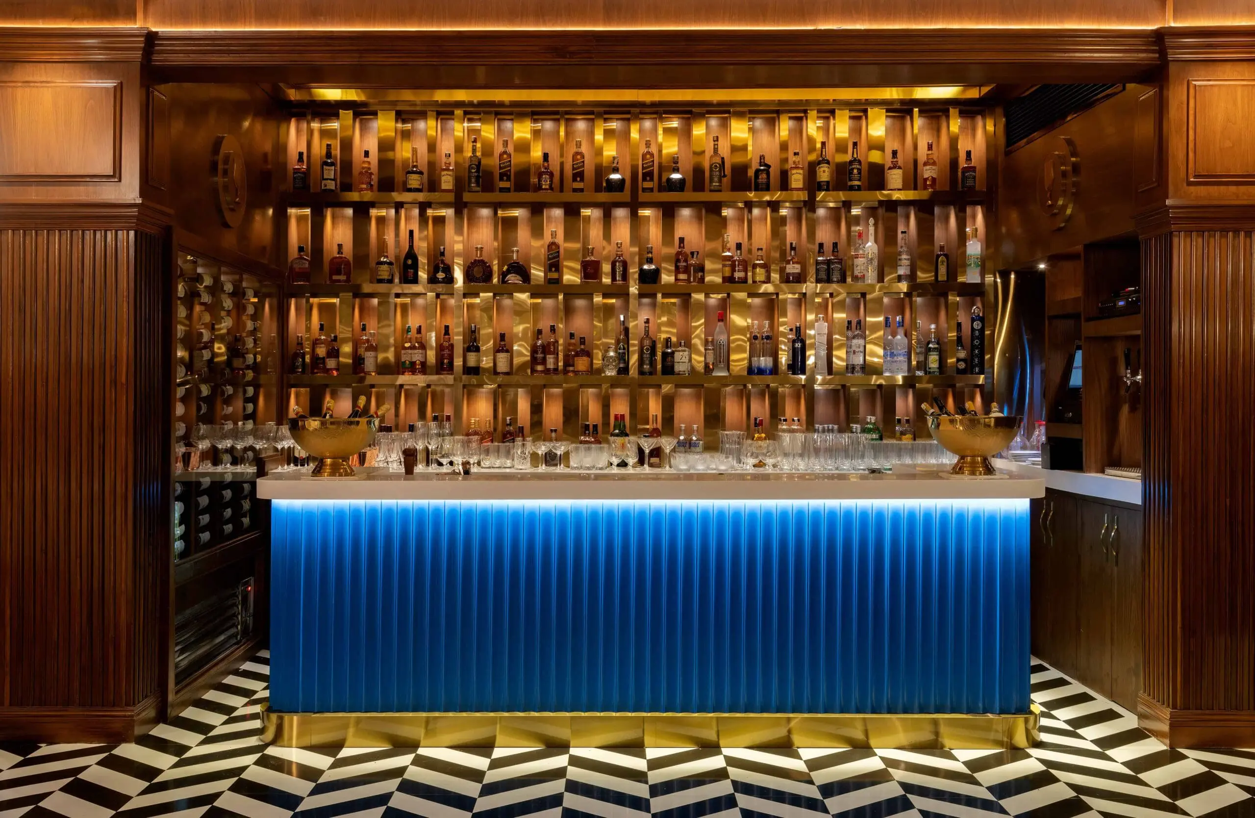 bar at the claridges