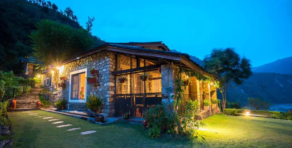 exterior of Summit River Lodge