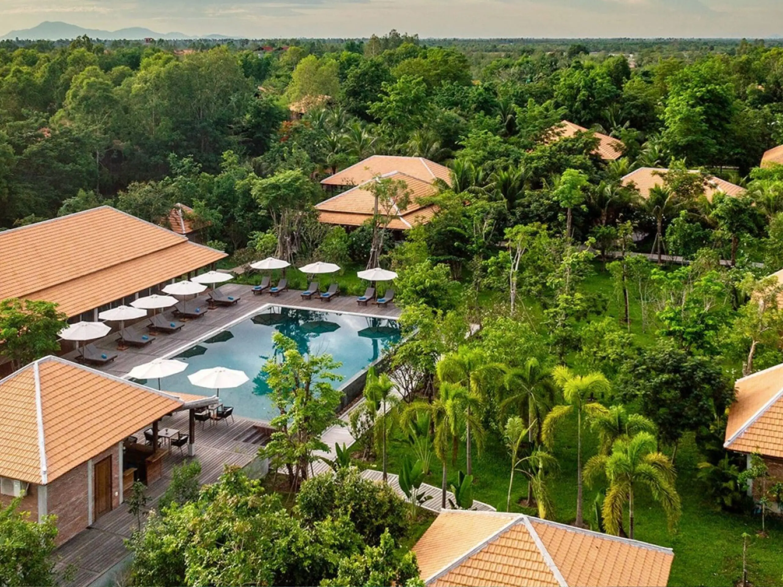 View of Farmhouse Smiling Gecko