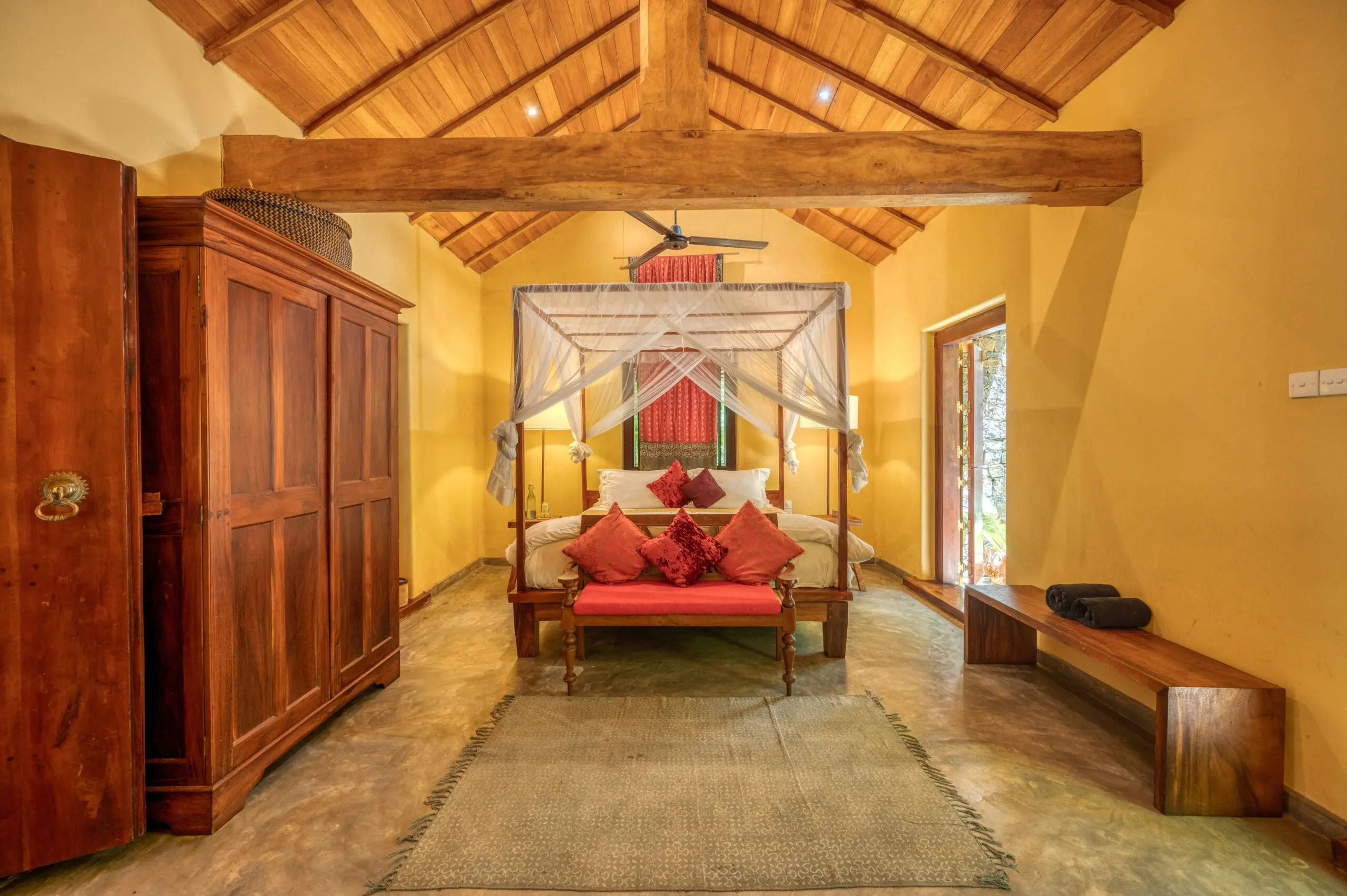 luxury villa suie bed Living Village Koslanda