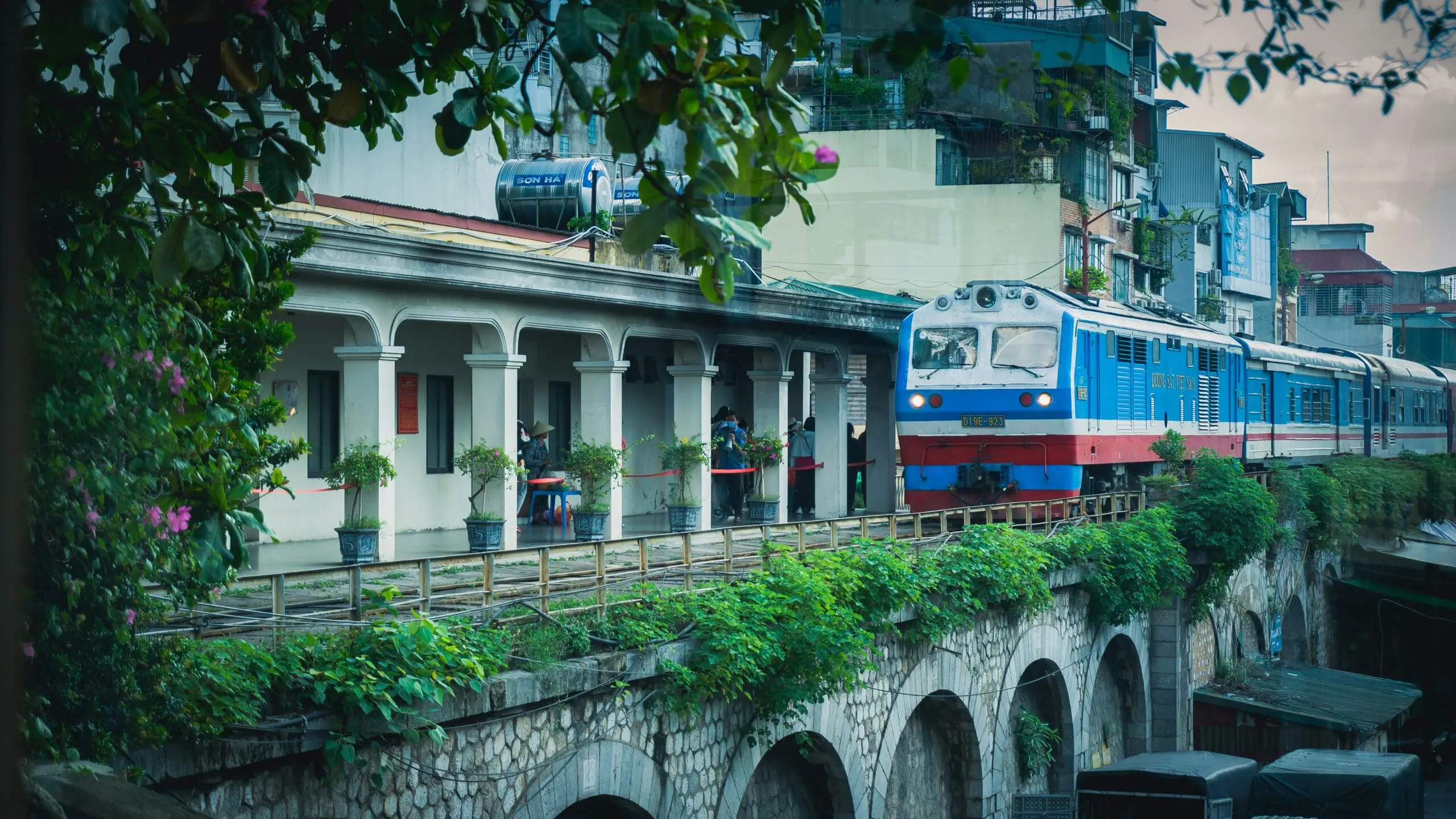 Train Vietnam