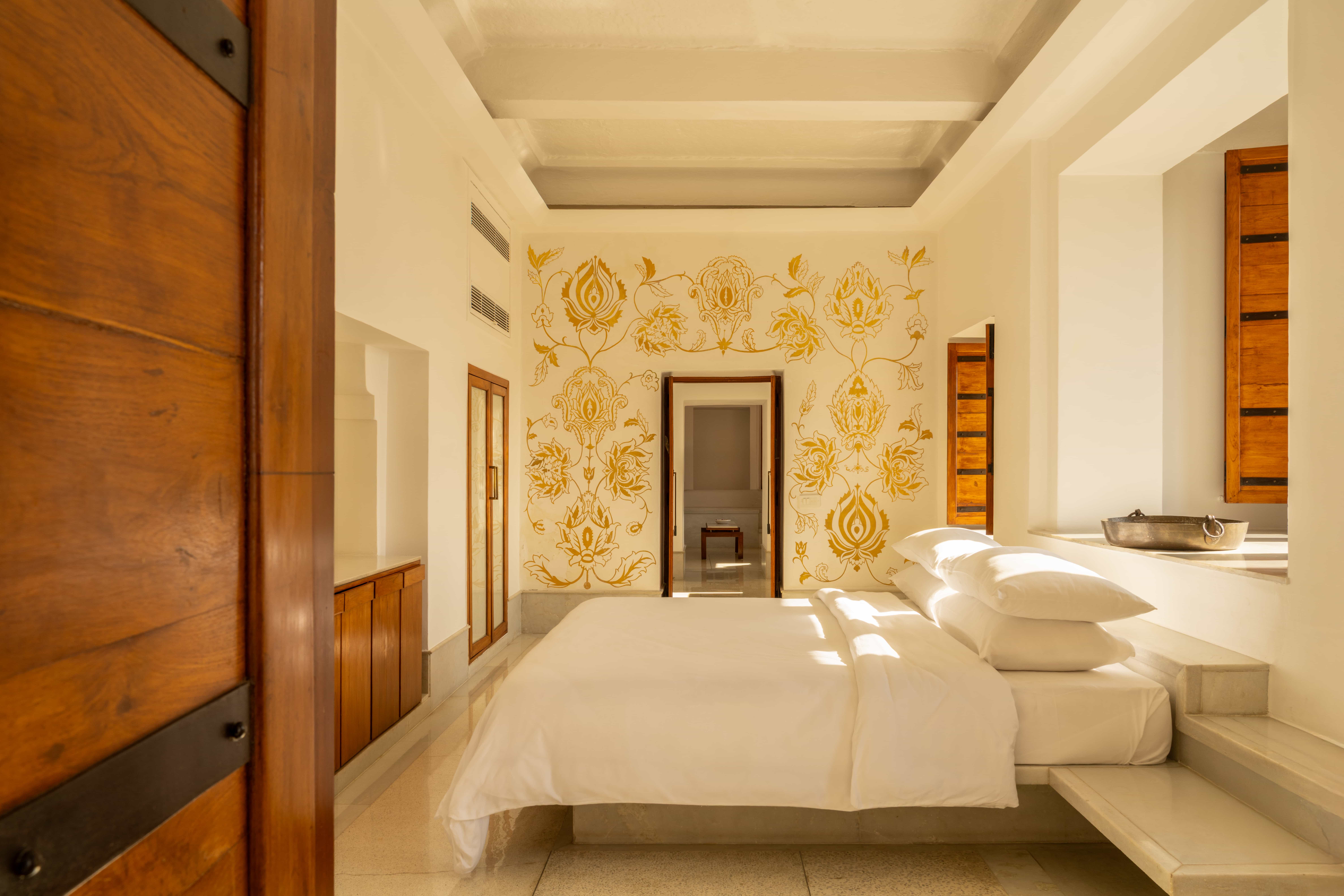 bedroom at raas devigarh