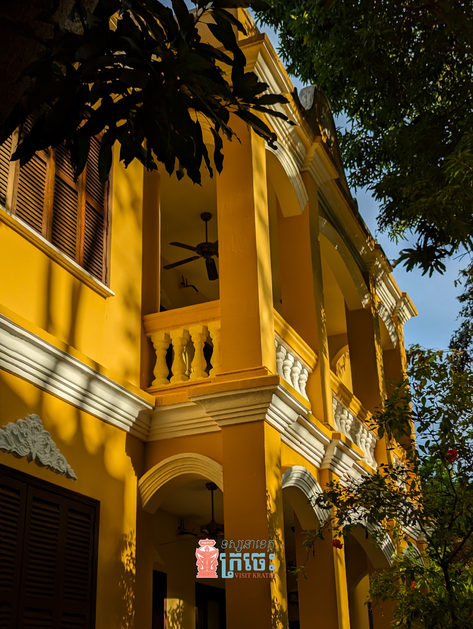 Le Relais De Chhlong front facade