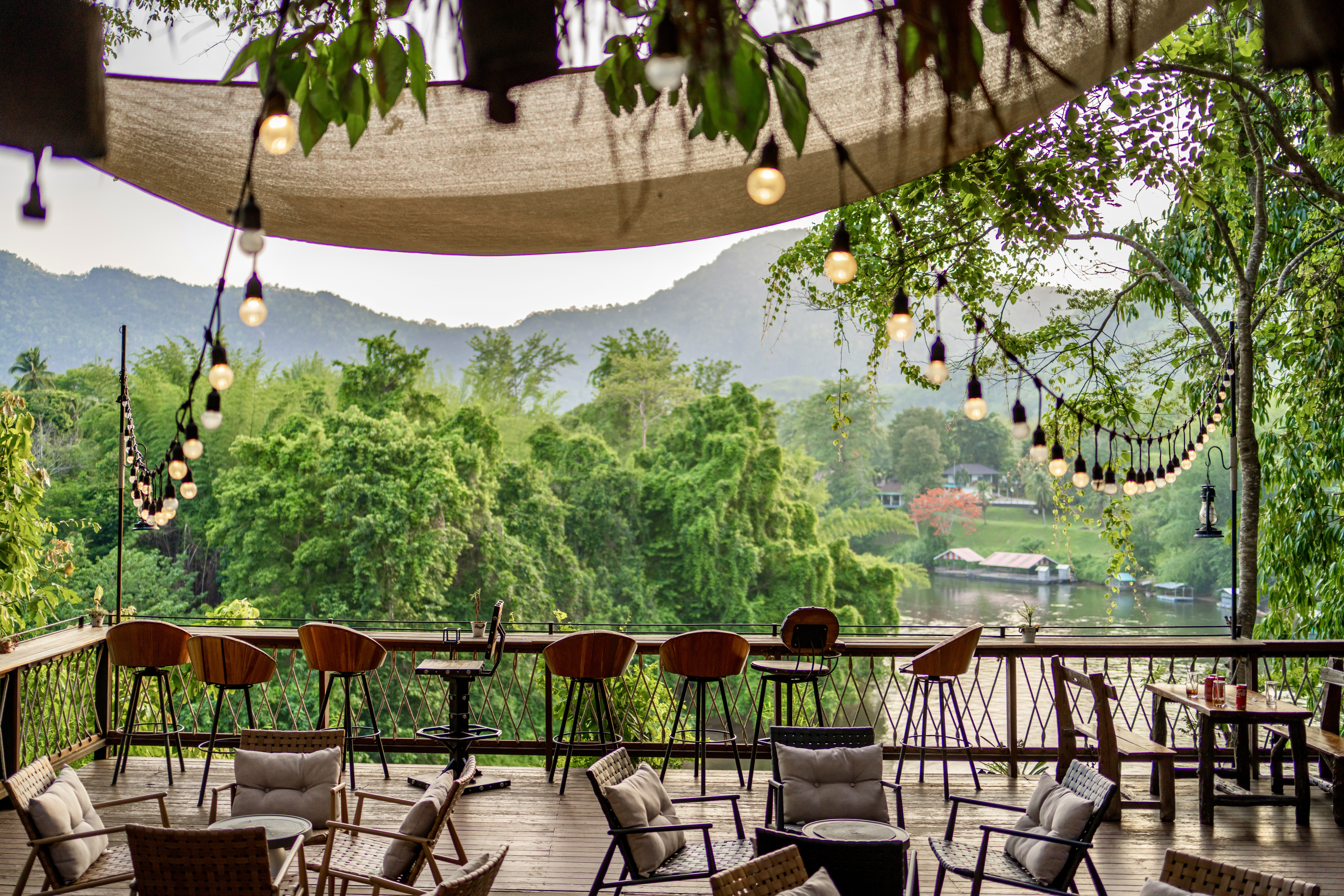 Hintok River bar area