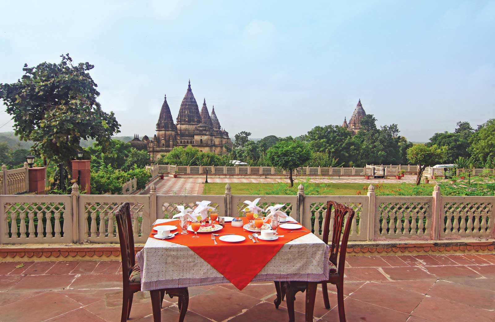 Table set up at Amar Mahal