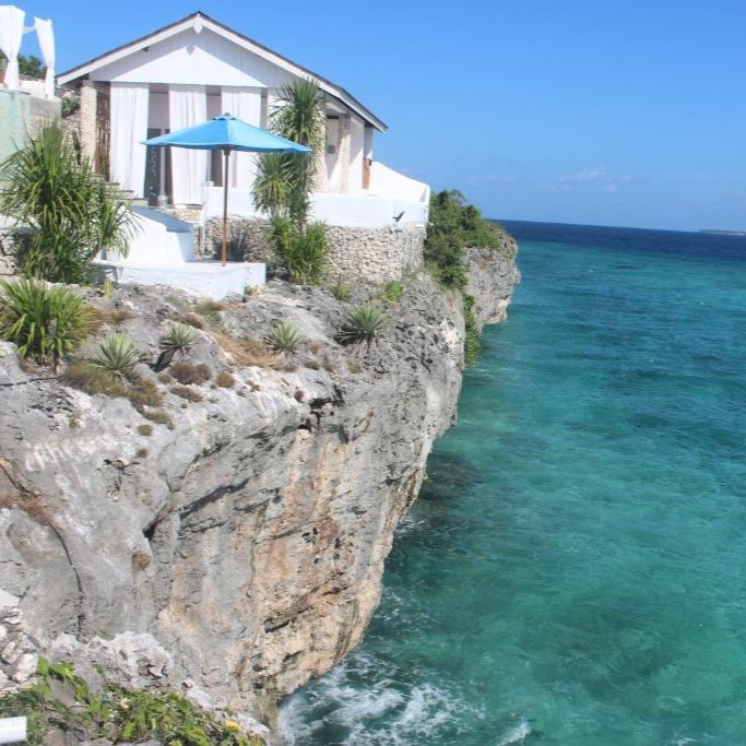 Amatoa cliffside villa