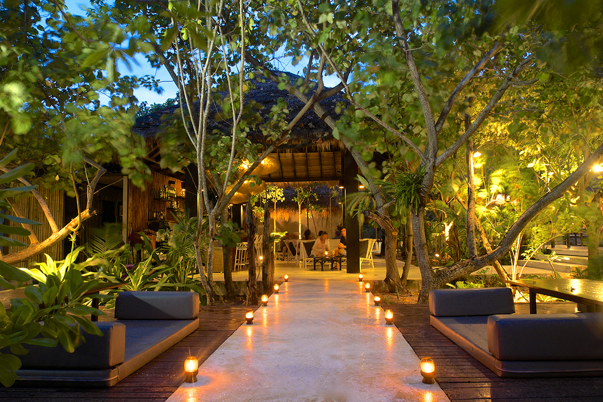 Seven Seas Koh Kradan, Koh Kradan barnacles bar