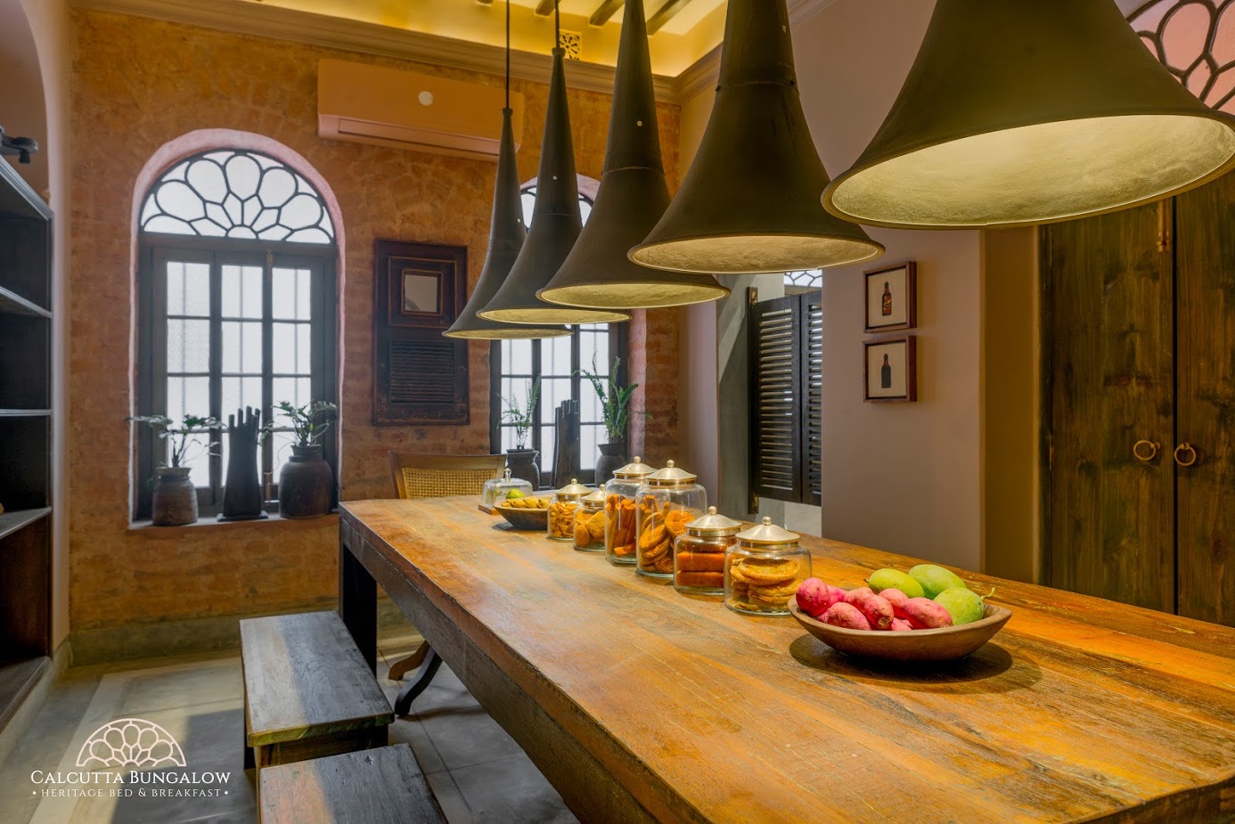 Dining at Calcutta Bungalow