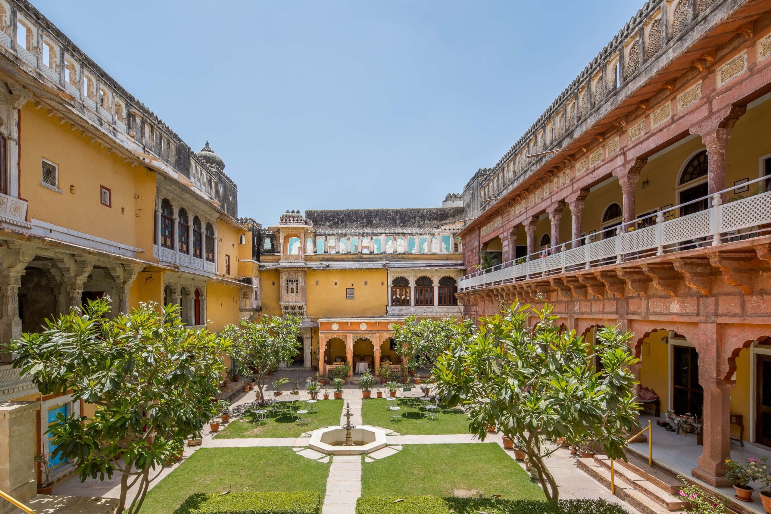 courtyard at Chanoud Gahr