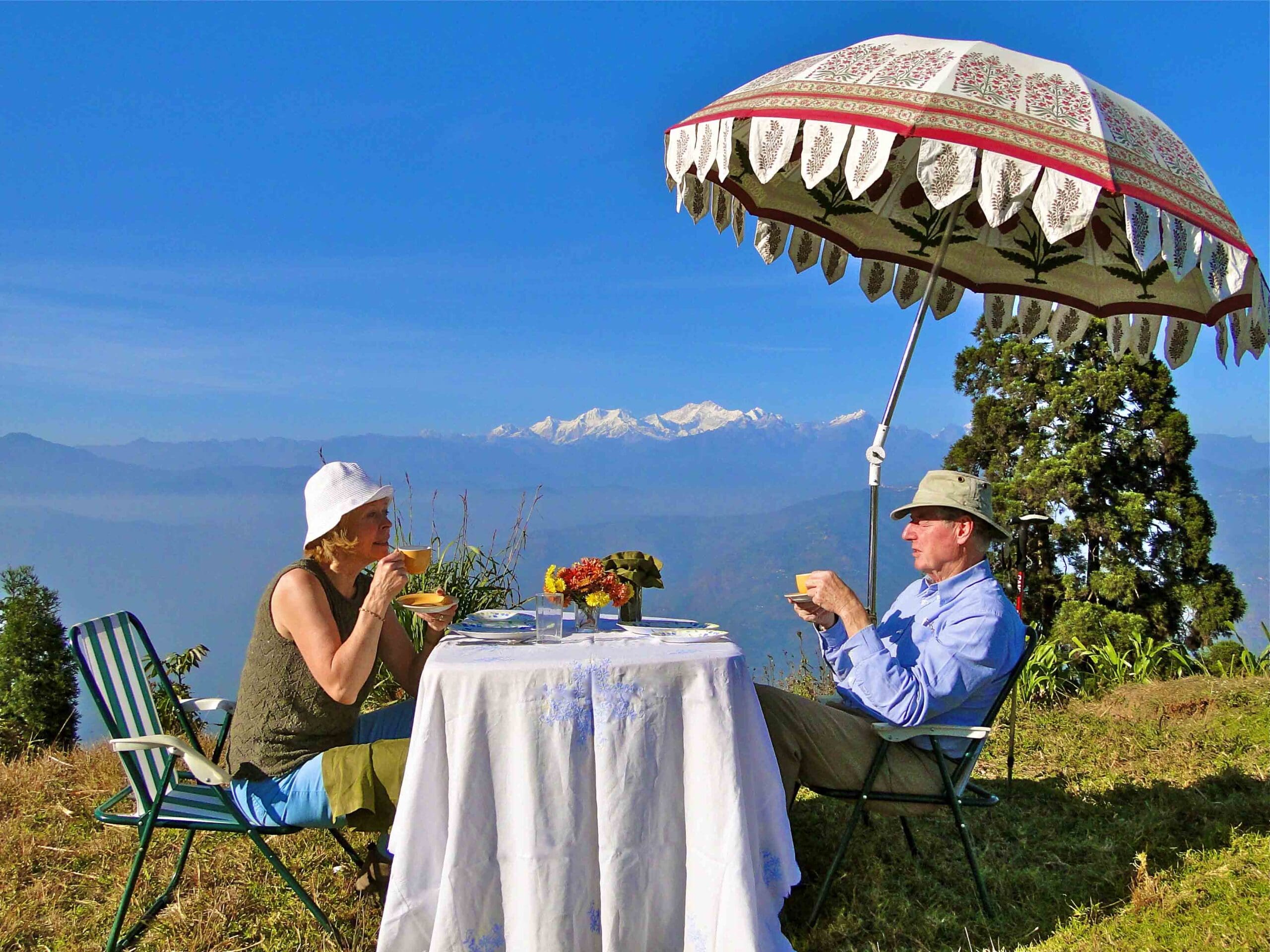 outdoor dining at glenburn tea estate