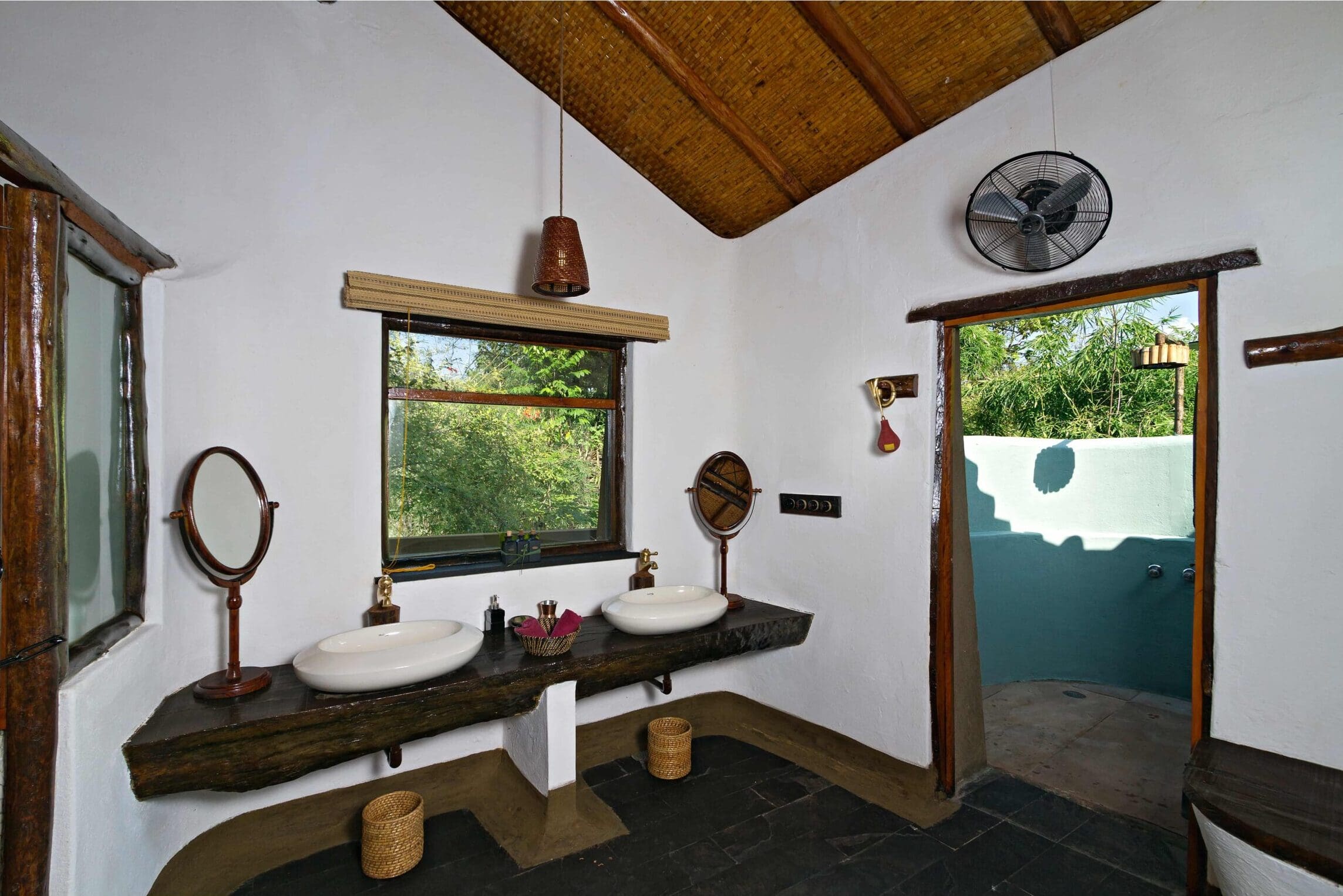bathroom at reni pani