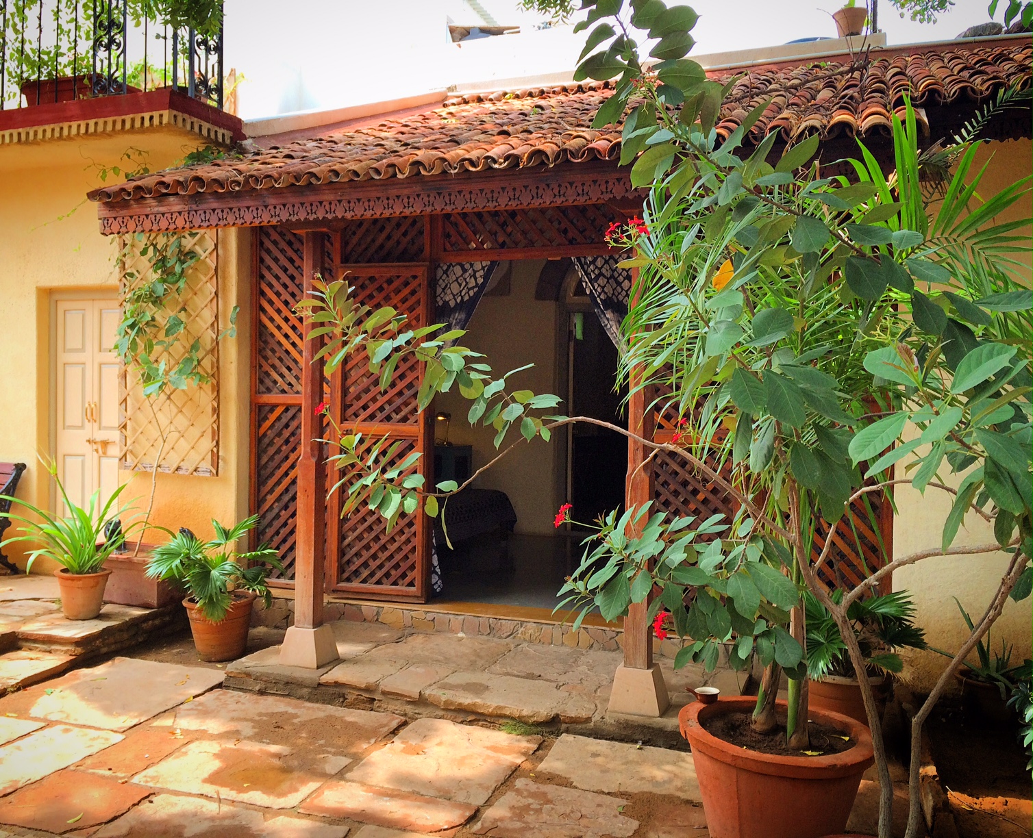exterior of the bhuj house