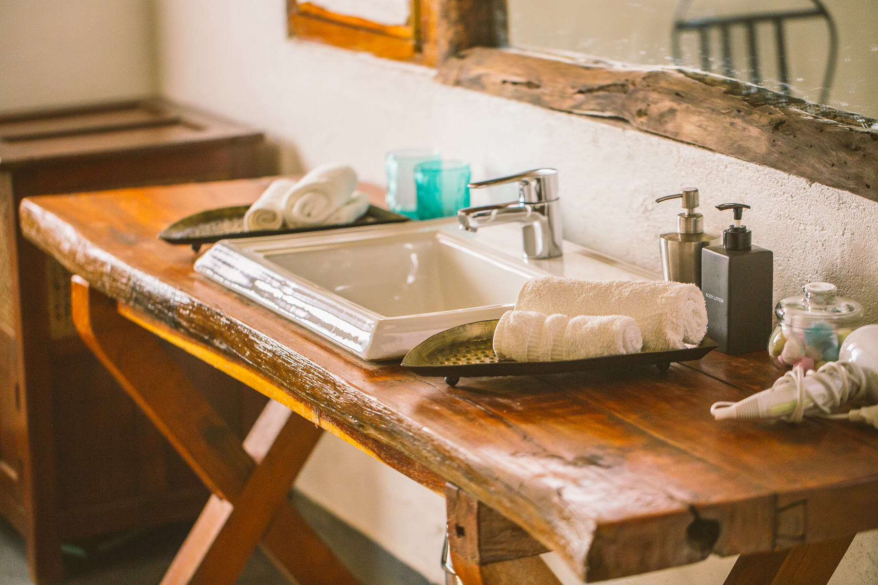 bathroom at jamtara wilderness camp