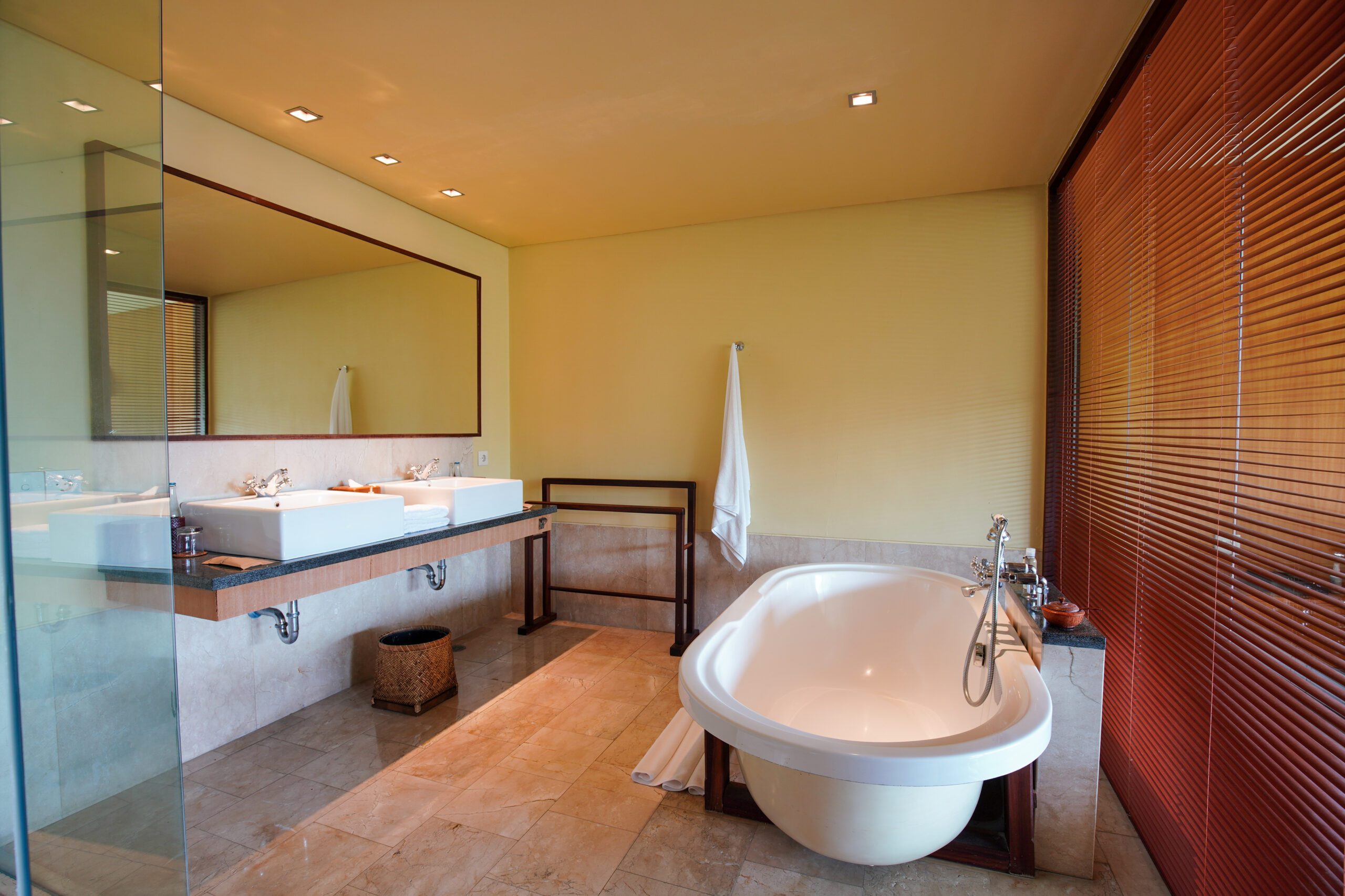 Komaneka at Rasa Sayang bathroom