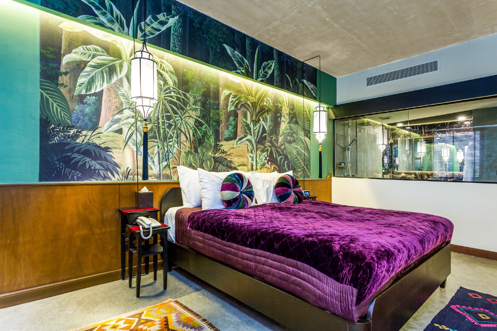 Lao Poet Room