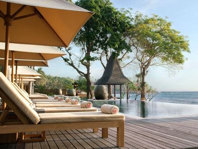 Qunci villas overlooking Lombok beach