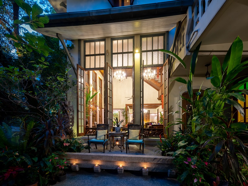 Ariyasom Villa na-aroon restaurant