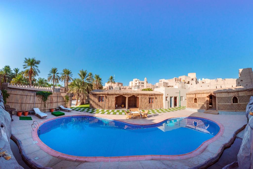 Antique Inn, Nizwa pool