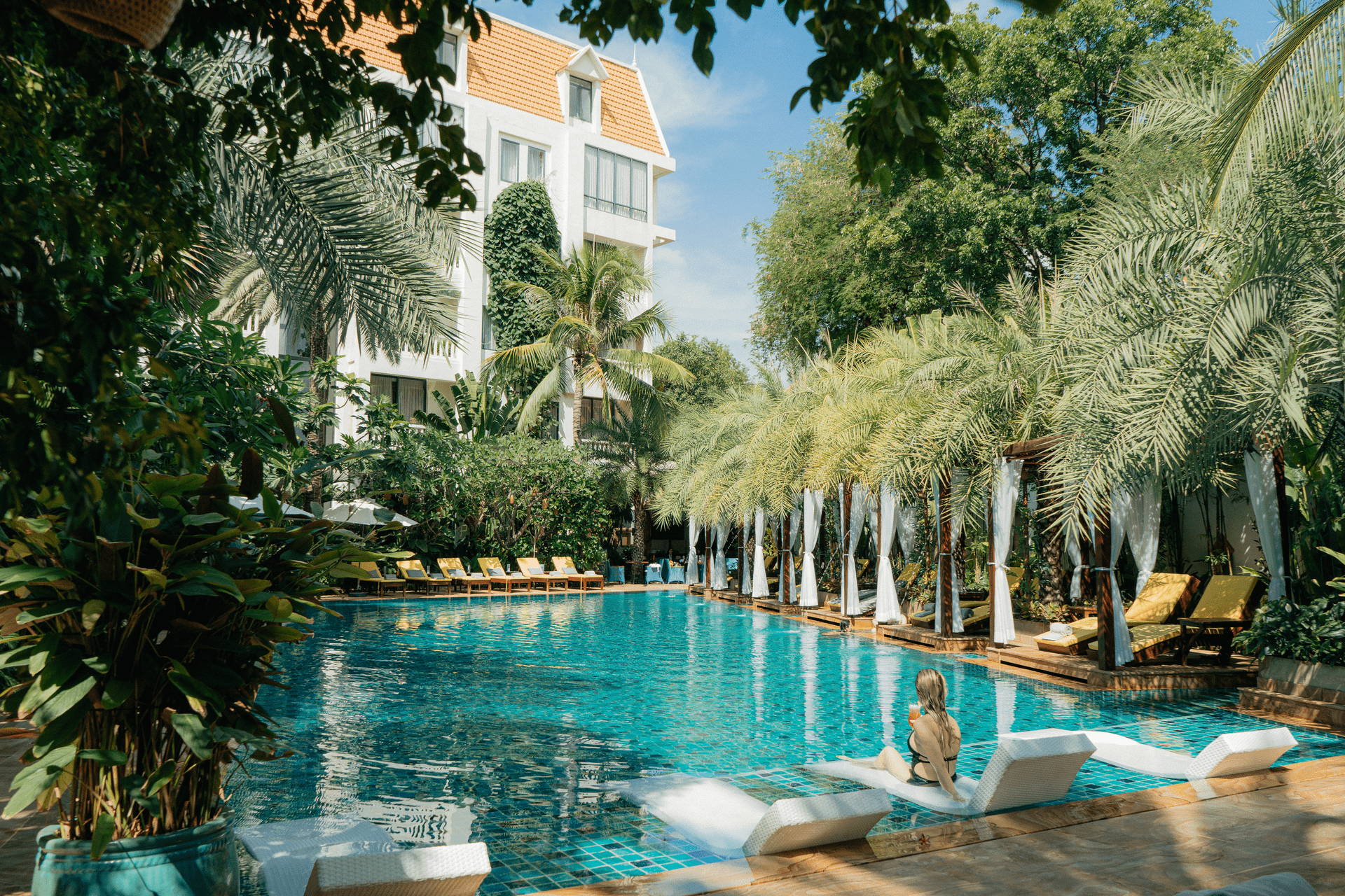 Palace gate hotel pool